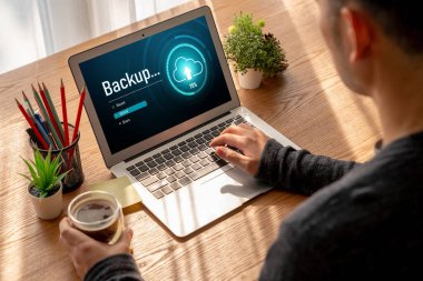 Yedek Depolama Verisi İnternet Teknolojisi İş Konsepti. Veritabanı depolama teknolojisi dosya aktarım paylaşımı, siber, büyük veri bilgileri, internet bankacılığı uygulaması indirme işlemi kolayca yapılır