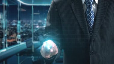 İş adamı iş büyümesi için ölçümleri değerlendirir, genişleme hedefleri koyar. İnovasyon ve strateji 2025 yoluyla sürekli iş büyümesini teşvik etme hakkında görüşler. Kullanıcı Kimliği