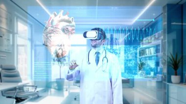 VR gözlüklü doktor kalp hologramına bakıyor. Tıbbi verileri kullanarak kalp semptomlarını teşhis ederken sanal gerçeklik teknolojisini kullanan profesyonel bir tıp çalışanı. Teknoloji. Aygıt.