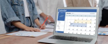 Kişisel organizatör ve çevrimiçi iş canlıları için program planlaması için bilgisayar yazılım uygulaması takvimi