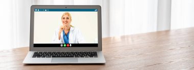 Hasta ile sanal görüşme için mod teletıp yazılım uygulaması tarafından çevrimiçi doktor görüntüsü çağrısı