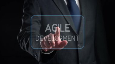 İş adamı görevleri ve yapılacak şeyleri kategorilere ayırır, gözden geçirme projesi yönetimini düzene sokar. Proje verimliliği ve başarısı için yönetilecek olan görev optimize ediliyor. Kullanıcı Kimliği