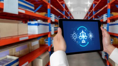 Yapay zeka etik standart hukuk ve bilgisayar ekranındaki kurallar yapay zeka etik şeffaflığının teknoloji suçunu önlediğine dair rapor sunuyor. canlı