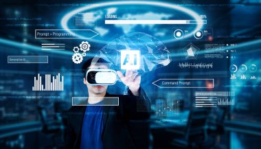 Akıllı proje yöneticisi AI sohbet hologramına işaret ediyor ve modern ofiste kulaklık takıyor. Profesyonel iş adamı bulanık geçmişi olan artırılmış gerçeklik gözlükleri üzerinde çalışıyor. Teknoloji. Yaratıcılık.