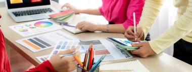 Müşterilerin aboneye hızlı haber güncelleme bilgilerini abone olması için bilgisayarda haber atama sayfası