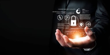 İş adamı siber güvenliğin özünü keşfeder. Siber koruma yöntemlerini, siber tehditleri derinlemesine araştır ve siber güvenlik duruşunu destekle. Siber Güvenlik Çağı FaaS 'ında yol almak için gerekli.