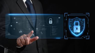 İş adamı siber güvenliğin özünü keşfeder. Siber koruma yöntemlerini, siber tehditleri derinlemesine araştır ve siber güvenlik duruşunu destekle. Siber Güvenlik Çağı FaaS 'ında yol almak için gerekli.