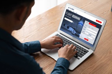 Online uçuş rezervasyon sitesi mod rezervasyon sistemi sağlar. Seyahat teknolojisi kavramı .