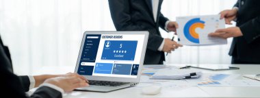 Şirket işleri için canlı bilgisayar yazılımının müşteri deneyimi ve gözden geçirme analizi