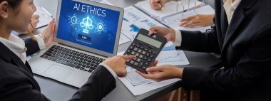 Yapay zeka etik standart hukuk ve bilgisayar ekranındaki kurallar yapay zeka etik şeffaflığının teknoloji suçunu önlediğine dair rapor sunuyor. canlı