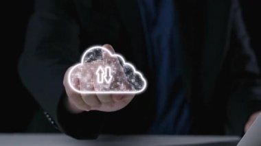 İş adamı bulut hesaplamasının geleceğini en son sezgilerle keşfetti ve bulut hesaplama teknolojisini entegre ederek işi yükseltti. Bulut çağını yenilikçi bilgisayar UUID ile kucaklayın