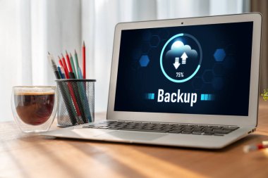 Yedek Depolama Verisi İnternet Teknolojisi İş Konsepti. Veritabanı depolama teknolojisi dosya aktarım paylaşımı, siber, büyük veri bilgileri, internet bankacılığı uygulaması indirme işlemi kolayca yapılır