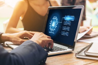 Yapay zeka teknolojisini çalıştırmak için komut mühendisi ve kullanıcı kolaylığı için üretici yapay zeka yardımcı araçları insanların yapay zeka işlevlerini teşvik ederek yapay zekayı çalıştırmalarına yardımcı olur