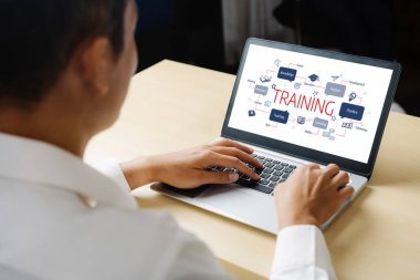 Öğrencilerin internet ağında rahatça çalışabilmeleri için yazılımlı e-öğrenme sitesi