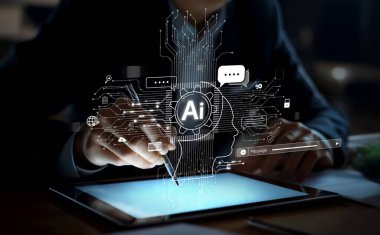 Bu resim, üretici yapay zeka teknolojisi olan bir tablet kullanan, sohbet robotu otomasyonunun entegrasyonunu ve kişisel yardım için makine öğrenmesini gösteren bir kişiyi gösteriyor. XDMCP