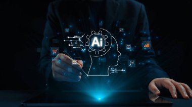 Yapay zeka mühendisliği, büyük veri ve yapay zeka makinesi kavramında yapay zeka beyin işlemcisiyle iş desteği için üretken yapay zeka kullanmayı öğrenen insan etkileşimi. Kullanıcı Kimliği