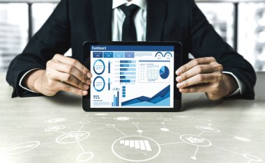 İş veri paneli, pazarlama stratejisi planlaması için iş zekası analizi sunar. Müşteri taleplerini analiz etmek ve iş dünyasının geleceğini önceden görmek için büyük veriler sunulur.