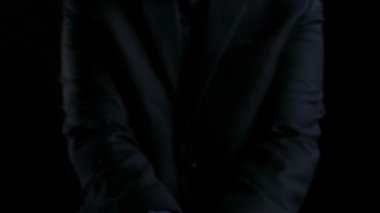 İş adamı, QC ve QA standartlarının karşılandığından emin olmak için katı kalite güvencesi protokolleri uyguluyor. Kalite güvencesi ile sertifikalı ürün mükemmelliğine ulaşmak. Kullanıcı Kimliği