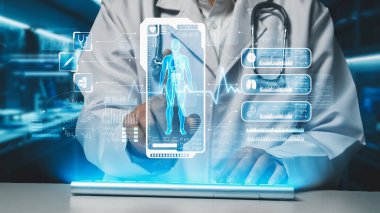 Laboratuvarda yüzen insan anatomisini araştıran ve işaret eden yetenekli doktorlara yaklaş. Tüm vücudu kontrol ederken klavye yazıp verileri analiz eden bir tıp çalışanı. İyileştirici.