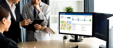 E-ticaret ve canlı çevrimiçi iş için malzeme taşıma ve teslimat izleme sistemi