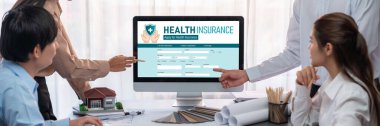 Kolay form doldurma için sağlık sigortası web sitesi canlı kayıt sistemi