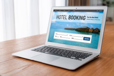 Çevrimiçi otel konaklama rezervasyon sitesi mod rezervasyon sistemi sağlar. Seyahat teknolojisi kavramı .