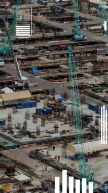 Otomasyon konseptini ve uzaktan kablosuz makine kontrolünü gösteren bir bilgisayar yazılımında fütüristik HUD kullanarak inşaat teknolojisi konsepti üzerinde değişiklik grafiği içeren konsept .
