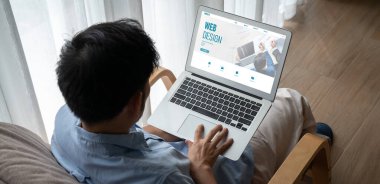 Web sitesi tasarım yazılımı çevrimiçi perakende ticaret ve e-ticaret için model şablonu sağlar