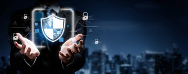 İş adamı siber güvenliğin özünü keşfeder. Siber koruma yöntemlerini, siber tehditleri derinlemesine araştır ve siber güvenlik duruşunu destekle. Siber Güvenlik Çağı EIDE 'de gezinmek için gerekli