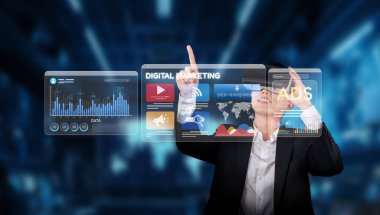 Sosyal medya reklamları için ileri analitik kullanılarak yenilikçi dijital pazarlama stratejileri sergilenen profesyonel bir gösteride, modern sektörde verinin yol açtığı karar verme mekanizması vurgulanıyor. XDMCP