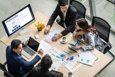 İnternet kullanıcıları ve çevrimiçi iş dünyası için dosyaları çevrimiçi yüklemek ve saklamak için çokluortam bulut hesaplama deposu.