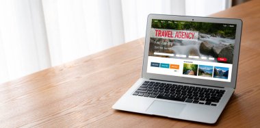 Model arama ve seyahat planlama için internet sitesi uçuş, otel ve tur rezervasyonları için anlaşma ve paket sunuyor