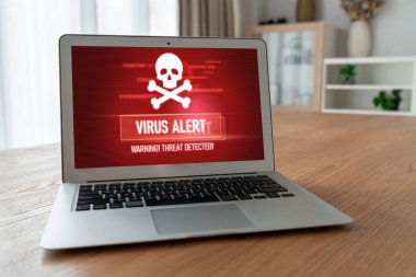 Bilgisayar ekranındaki virüs uyarısı mobil siber tehdit, hacker, bilgisayar virüsü ve kötü amaçlı yazılım tespit edildi