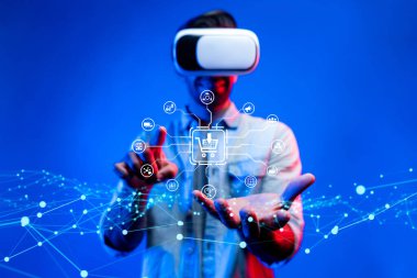 Bir kullanıcı gelişmiş sanal gerçeklik teknolojisiyle etkileşime geçerek, ağ bağlantıları ve görsellerle dolu bir dijital ortamda online alışveriş yapmayı keşfeder. XDMCP