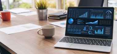 İş veri paneli, pazarlama stratejisi planlaması için iş zekası analizi sunar. Müşteri taleplerini analiz etmek ve iş dünyasının geleceğini önceden görmek için büyük veriler sunulur.