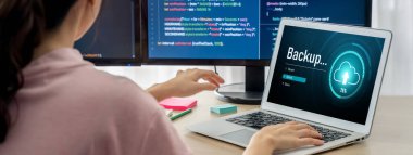 Yedek Depolama Verisi İnternet Teknolojisi İş Konsepti. Veritabanı depolama teknolojisi dosya aktarım paylaşımı, siber, büyük veri bilgileri, internet bankacılığı uygulaması yükleme canlısı