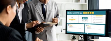 Şirket işleri için canlı bilgisayar yazılımının müşteri deneyimi ve gözden geçirme analizi