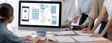 Hareketli mobil uygulama ve web sitesi için UX UI tasarım süreci. Profesyonel uygulama geliştiricisi için kablo grafiğinin yaratıcı prototipi .