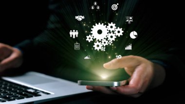 İş adamı takım çalışmasını ve işbirliğini teşvik eder, takım işlevini ve verimliliğini artırır. Stratejik işbirliği ve ortak hedeflerle takım çalışmasını artırmak. Kullanıcı Kimliği