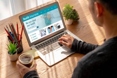 Kolay form doldurma için sağlık sigortası web sitesi mod kayıt sistemi