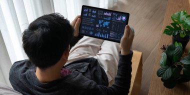 İş veri paneli, pazarlama stratejisi planlaması için iş zekası analizi sunar. Müşteri taleplerini analiz etmek ve iş dünyasının geleceğini önceden görmek için büyük veriler sunulur.