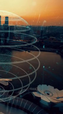 Akıllı şehirde küresel bağlantı ve internet ağı modernizasyonu. Gelecekteki 5G kablosuz dijital bağlantı ve sosyal medya ağı kavramı .