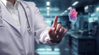 Doktorun ayakta dikilip arka planı bulanık bir şekilde laboratuvarda yüzen kalp hologramına işaret etmesine yakın durun. Tıbbi çalışanlar teknolojik yenilikçi kalp rahatsızlığını kontrol ediyor ve kullanıyor. İyileştirici.