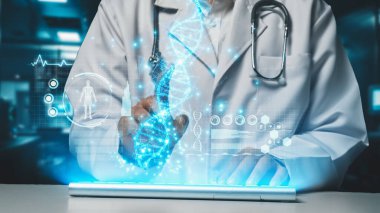 Klavye yazan ve DNA örneği hologramına işaret eden yetenekli doktorlara yaklaş. Yetenekli bir tıp çalışanı genetik terapi kullanarak tedaviye hazırlanıyor. Teknoloji yeniliği. İyileştirici.