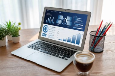 İş veri paneli, pazarlama stratejisi planlaması için iş zekası analizi sunar. Müşteri taleplerini analiz etmek ve iş dünyasının geleceğini önceden görmek için büyük veriler sunulur.