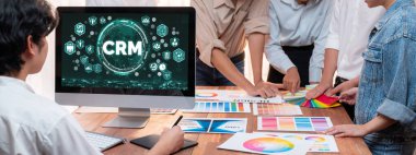 CRM işletme ve işletme için canlı bilgisayarda müşteri ilişkileri yönetim sistemi