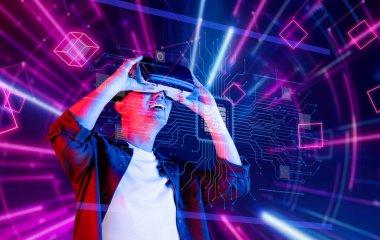 Etkileyici bir sanal gerçeklik sahnesinde dijital ortama dalmış bir kullanıcı ileri yapay zeka teknolojisi ve yenilikçi tasarım unsurlarını vurguluyor. XDMCP