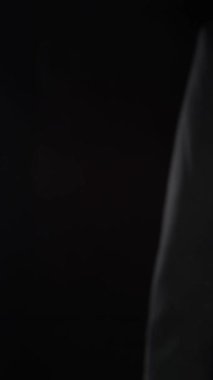 İşadamı, ticari kar artışının gelecekteki hedefe arttığını gösteren imalı bir tablo çizdi. Şirket işlerinin yükselmesi için mükemmel bir mali durum. Finans ve para teknolojisi .