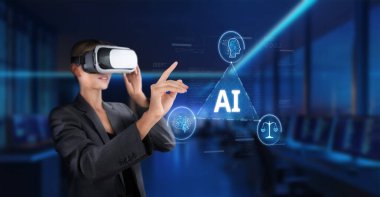 Sanal gerçeklik ile teknolojinin geleceğini yöneten, yapay zeka ve dijital yasalara uymada etik yönetime duyulan ihtiyacı vurgulayan bir profesyonel. XDMCP