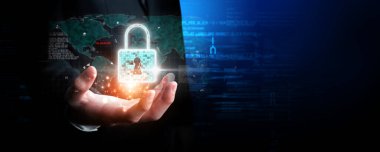 İş adamı siber güvenliğin özünü keşfeder. Siber koruma yöntemlerini, siber tehditleri derinlemesine araştır ve siber güvenlik duruşunu destekle. Siber Güvenlik Çağı FaaS 'ında yol almak için gerekli.